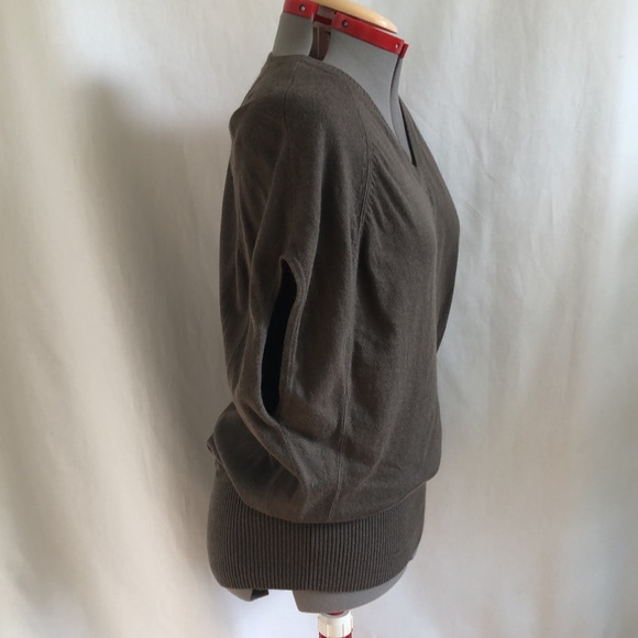 “Sandwich_”Angora blend v-neck sweater. Size M. - Picture 4 of 10